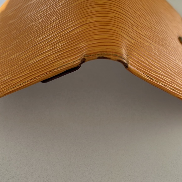 Louis Vuitton Epi Wallet - Picture 4 of 10